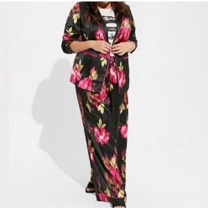 NWT torrid Satin Floral Blazer and Wide Leg Coord Set 1R 1X Host Pick
